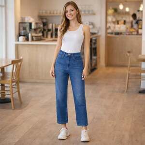 Levi’s 724 High Rise Straight Crop Jeans Size 28 Classic Blue Denim